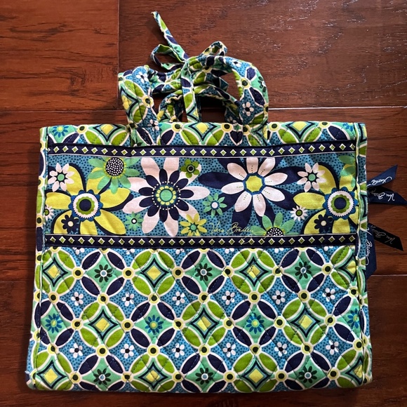 Vera Bradley Hanging Toiletry Organizer Floral Print l Discontinued - Picture 4 of 5